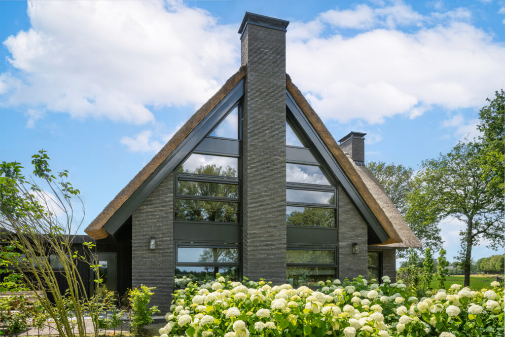 Modern luxe villa in het buitengebied.